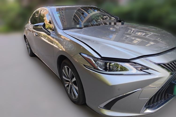 Used Lexus ES 2018 200 Luxury Edition China V Standard Front Right 45 Deg
