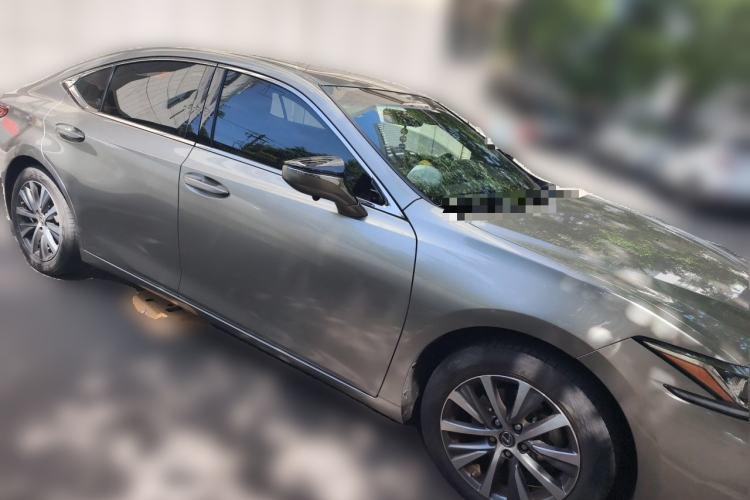 Used Lexus ES 2018 200 Excellence Edition China VI Standard Front Right 45 Deg