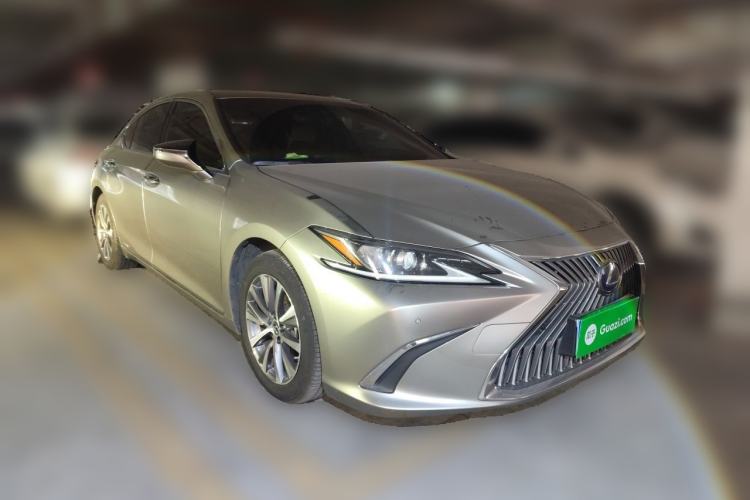 Used Lexus ES 2018 300h Premier Edition China VI Standard Front Right 45 Deg