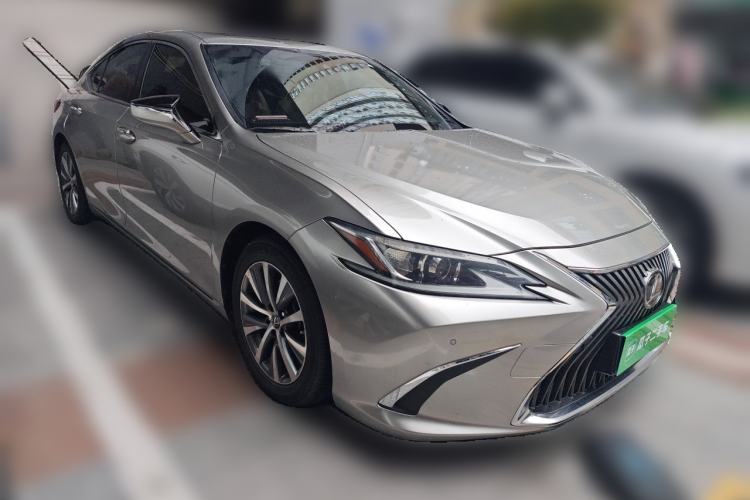Used Lexus ES 2018 200 Excellence Edition China VI Standard Front Right 45 Deg