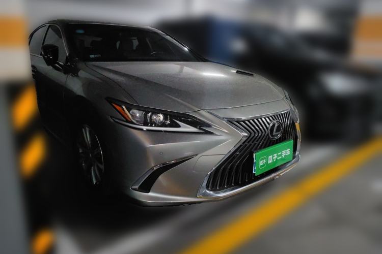 Used Lexus ES 2018 200 Excellence Edition China VI Standard Front Right 45 Deg
