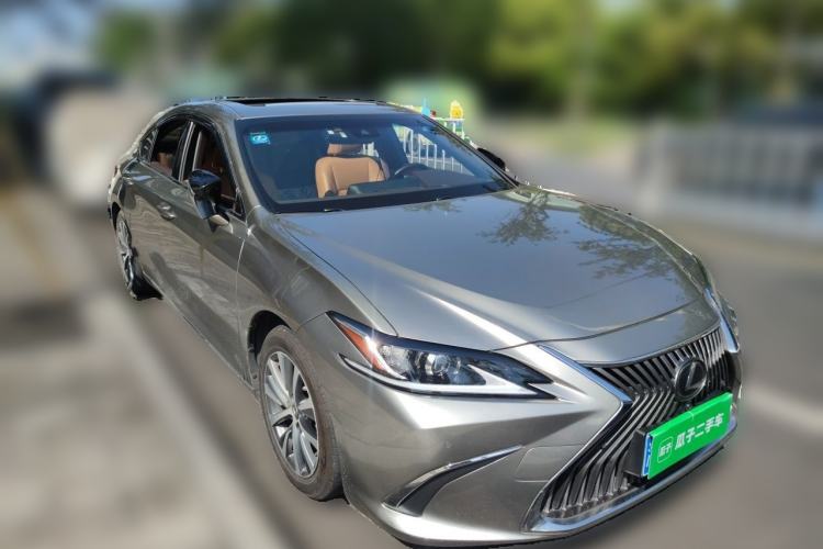 Used Lexus ES 2018 200 Excellence Edition China V Standard Front Right 45 Deg