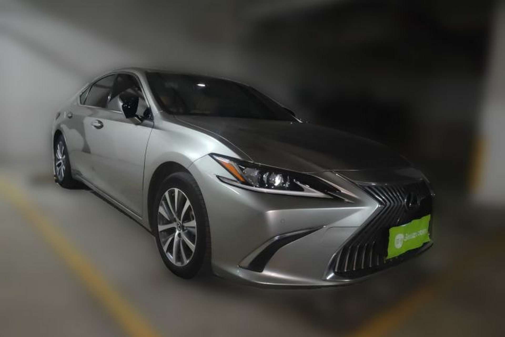 Used Lexus ES 2018 200 Excellence Edition China VI Standard Front Right 45 Deg