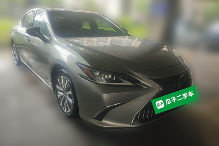 Used Lexus ES 2018 300h Premier Edition China V Standard Front Right 45 Deg
