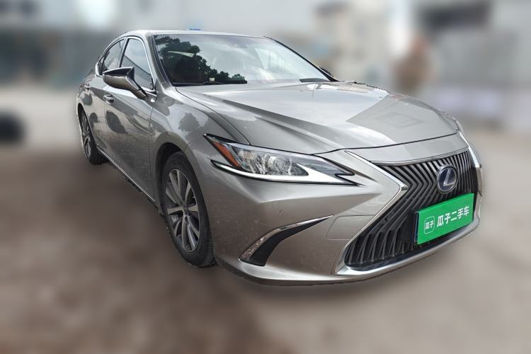 Used Lexus ES 2018 300h Premier Edition China VI Standard Front Right 45 Deg