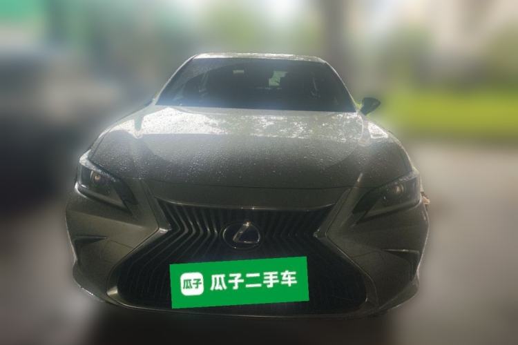 Used Lexus ES 2018 300h Premier Edition China V Standard Front