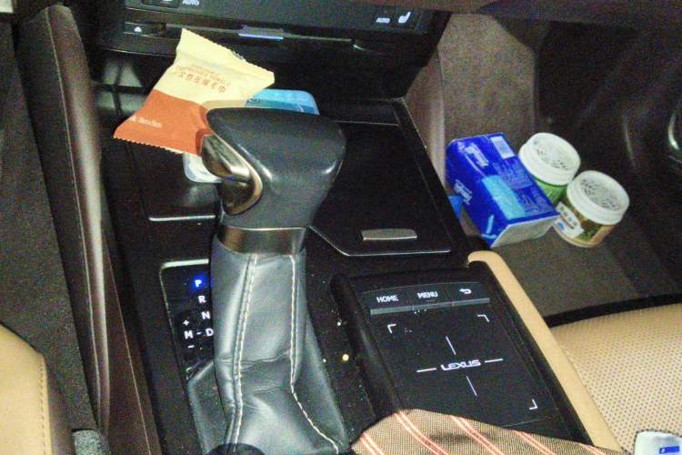 Used Lexus ES 2018 200 Excellence Edition China VI Standard Gear Lever