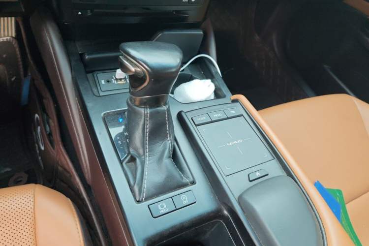 Used Lexus ES 2018 200 Excellence Edition China V Standard Gear Lever