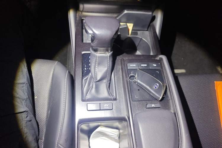 Used Lexus ES 2018 300h Premier Edition China V Standard Gear Lever