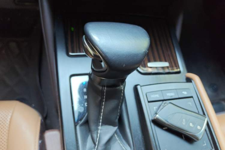 Used Lexus ES 2018 200 Luxury Edition China V Standard Gear Lever
