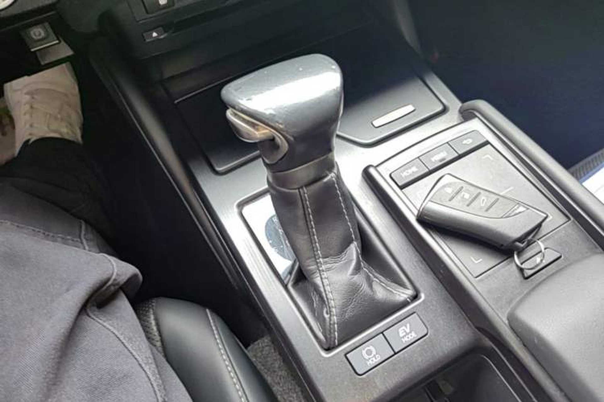 Used Lexus ES 2018 300h Premier Edition China VI Standard Gear Lever