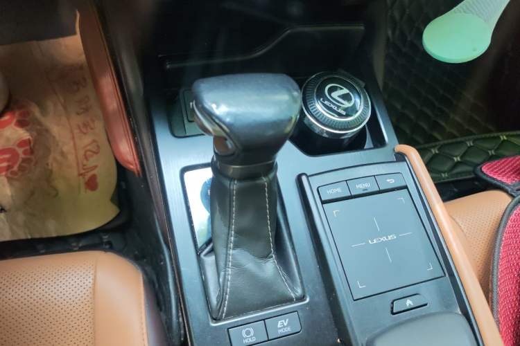 Used Lexus ES 2018 300h Premier Edition China V Standard Gear Lever