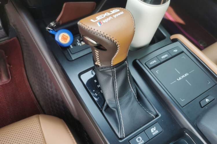 Used Lexus ES 2018 300h Premier Edition China VI Standard Gear Lever