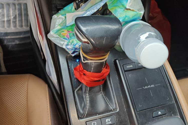 Used Lexus ES 2018 300h Premier Edition China VI Standard Gear Lever