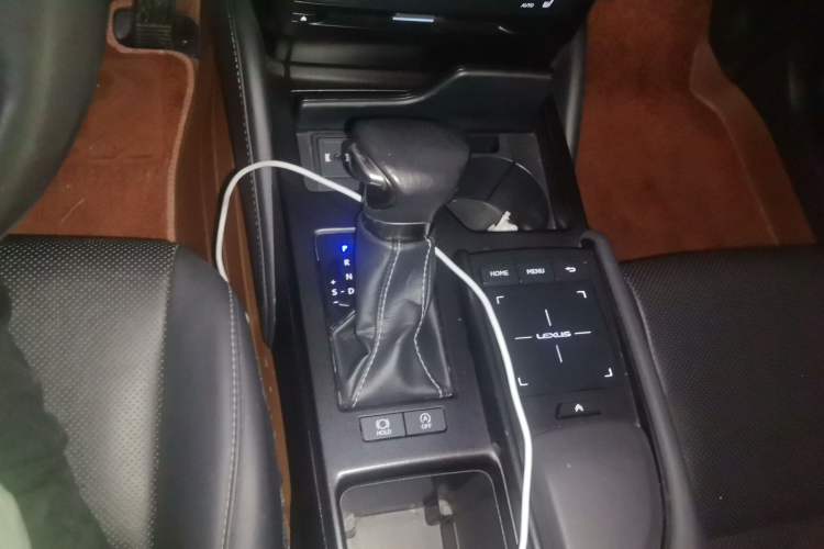 Used Lexus ES 2018 260 Excellence Edition China V Standard Gear Lever