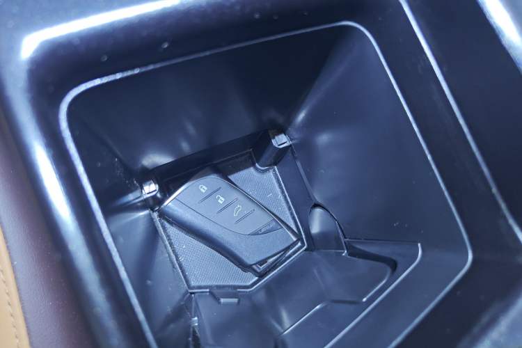 Used Lexus ES 2018 300h Premier Edition China V Standard Interior 1