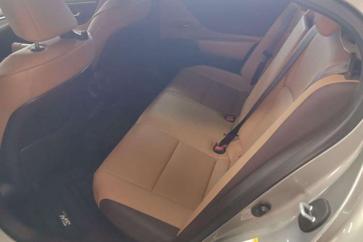 Used Lexus ES 2018 300h Premier Edition China V Standard Interior 1