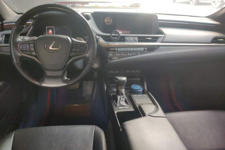 Used Lexus ES 2018 200 Luxury Edition China V Standard Interior 2