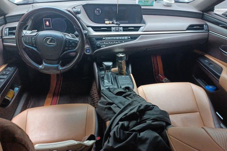 Used Lexus ES 2018 300h Premier Edition China VI Standard Interior 2