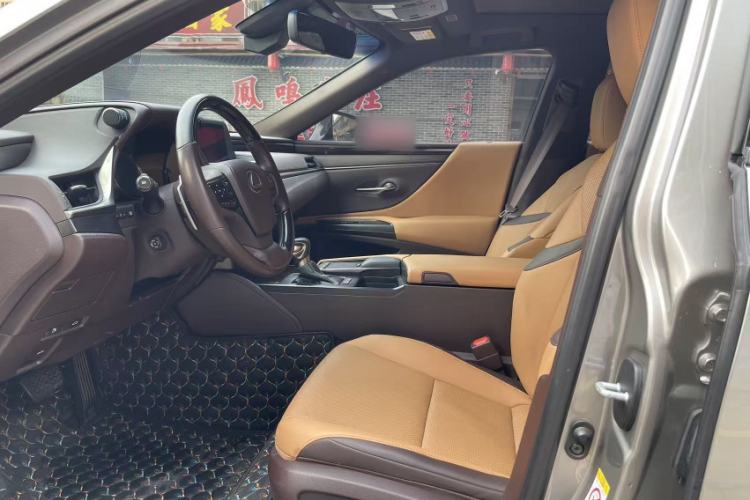 Used Lexus ES 2018 200 Luxury Edition China V Standard Interior 2