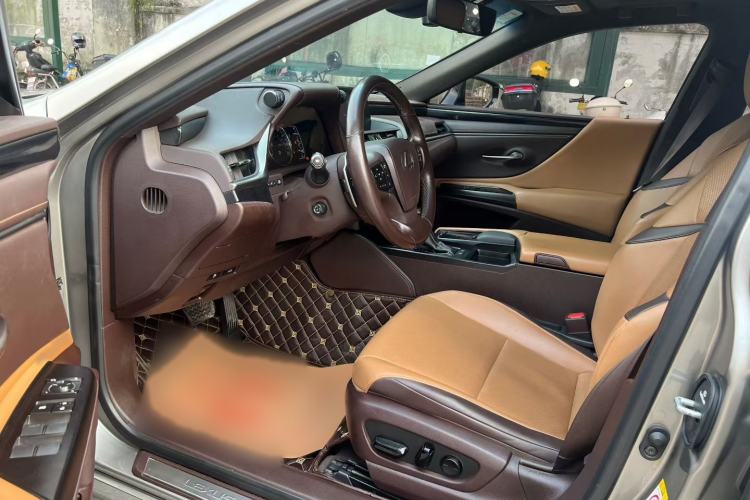 Used Lexus ES 2018 200 Excellence Edition China V Standard Interior 3