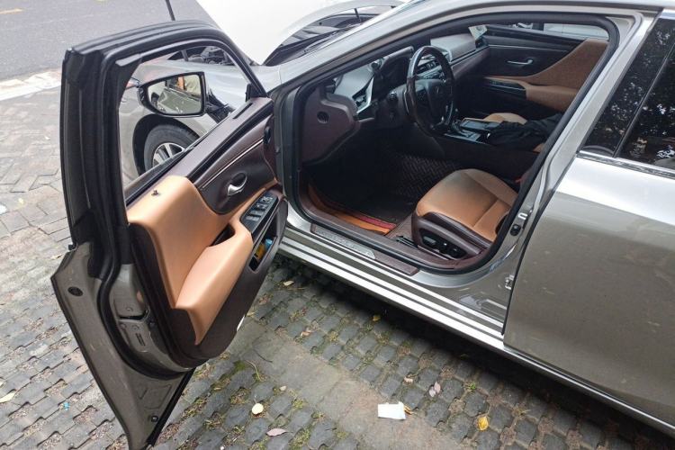 Used Lexus ES 2018 300h Premier Edition China VI Standard Interior 3