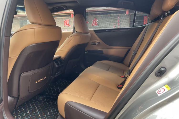 Used Lexus ES 2018 200 Luxury Edition China V Standard Interior 3