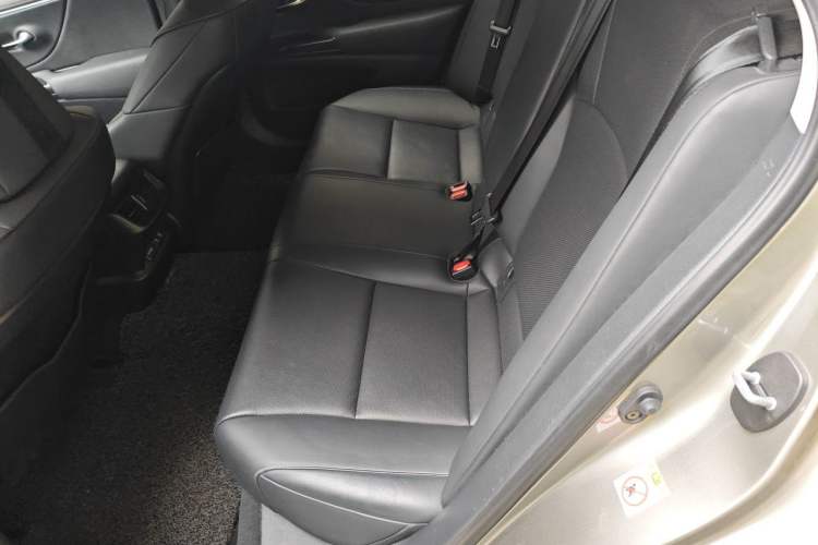 Used Lexus ES 2018 200 Excellence Edition China V Standard Interior 4
