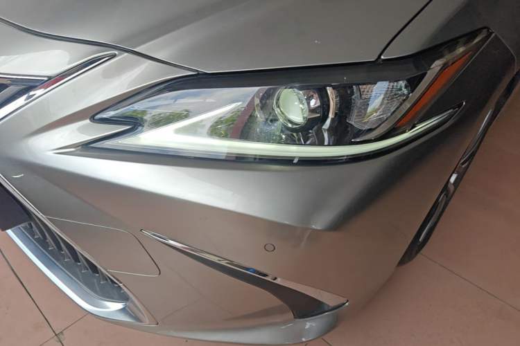 Used Lexus ES 2018 260 Excellence Edition China VI Standard Left Front Headlight