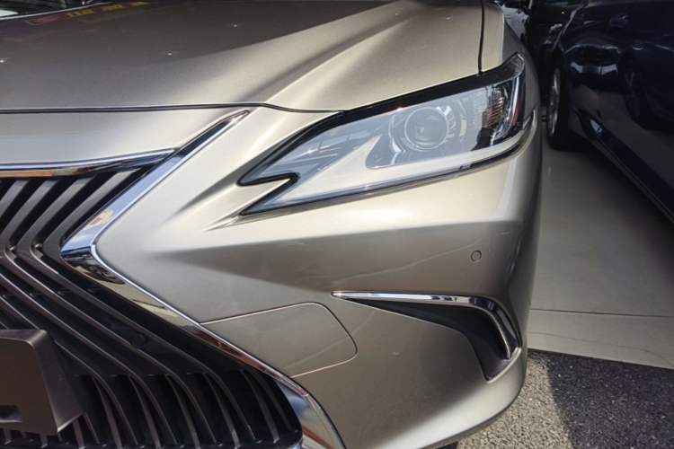 Used Lexus ES 2018 300h Premier Edition China VI Standard Left Front Headlight