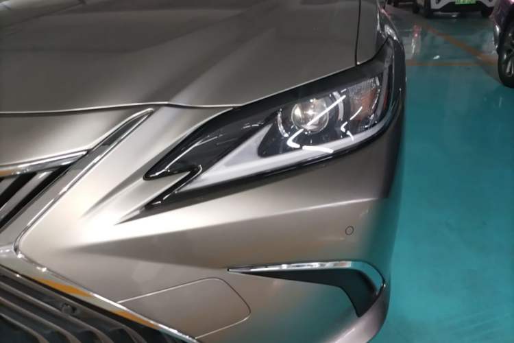 Used Lexus ES 2018 300h Premier Edition China V Standard Left Front Headlight