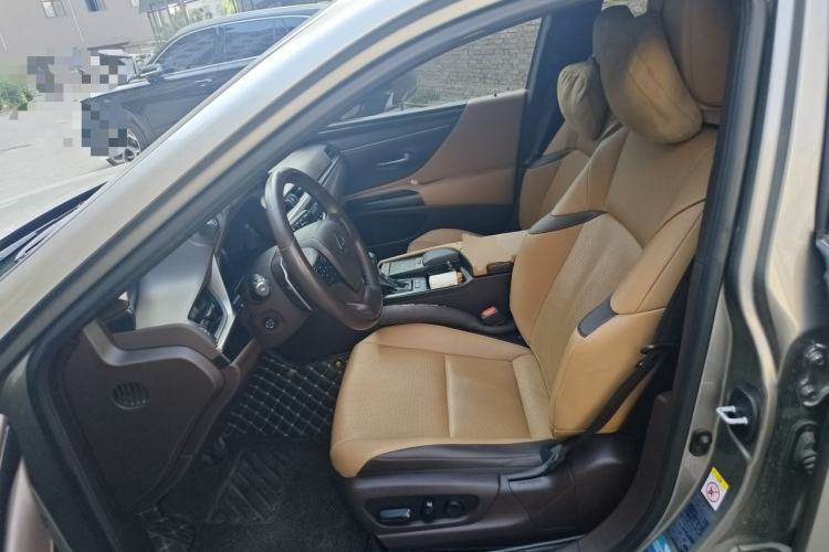 Used Lexus ES 2018 200 Excellence Edition China V Standard Left Front Seat