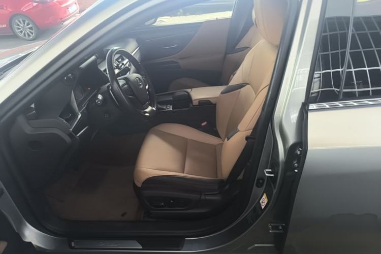 Used Lexus ES 2018 200 Excellence Edition China V Standard Left Front Seat