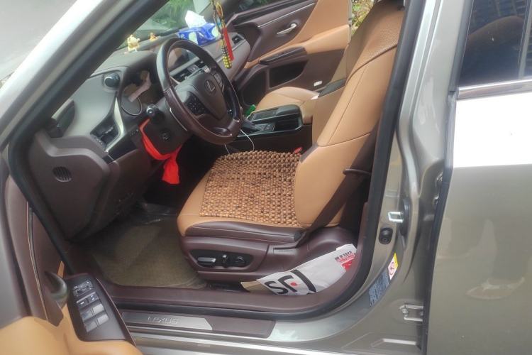Used Lexus ES 2018 200 Excellence Edition China VI Standard Left Front Seat