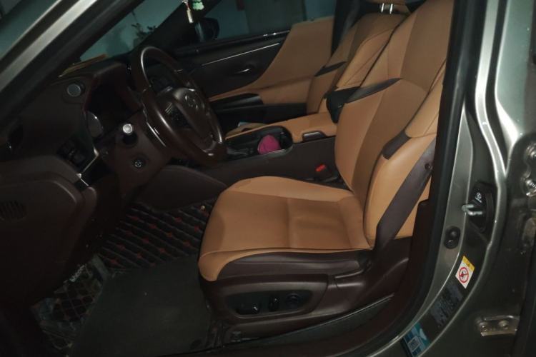 Used Lexus ES 2018 200 Excellence Edition China VI Standard Left Front Seat