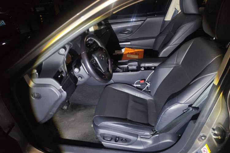Used Lexus ES 2018 300h Premier Edition China V Standard Left Front Seat