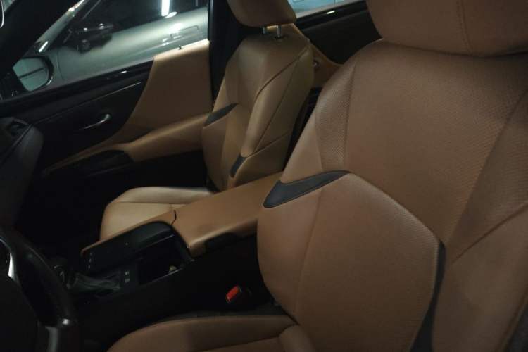 Used Lexus ES 2018 300h Premier Edition China V Standard Left Front Seat