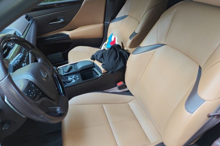 Used Lexus ES 2018 200 Luxury Edition China V Standard Left Front Seat