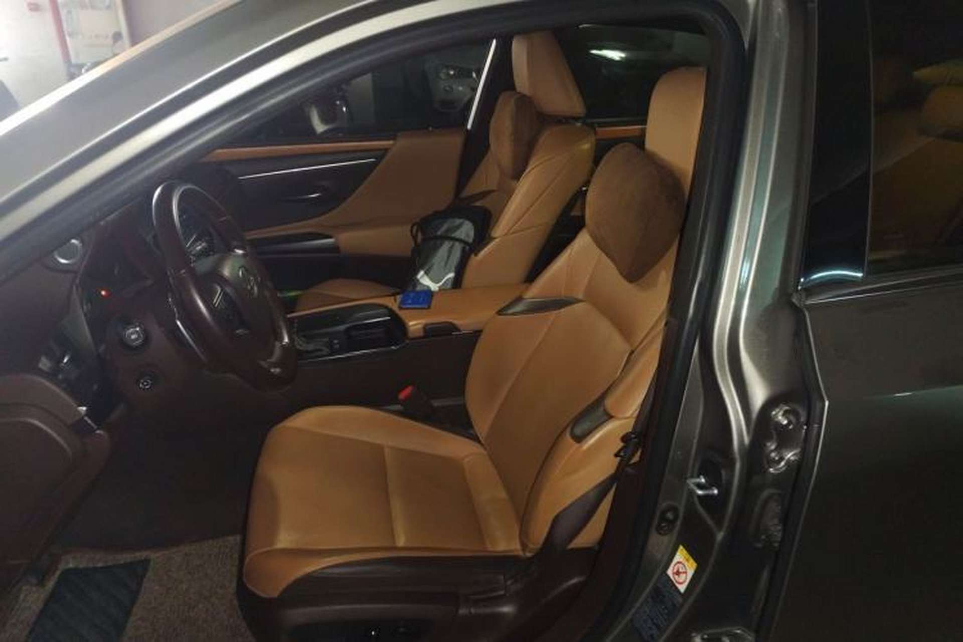 Used Lexus ES 2018 300h Premier Edition China VI Standard Left Front Seat