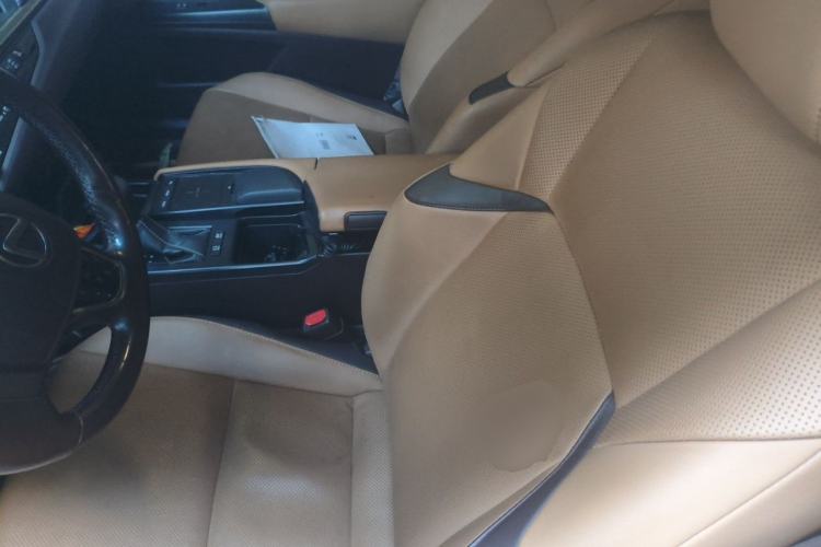 Used Lexus ES 2018 300h Premier Edition China VI Standard Left Front Seat