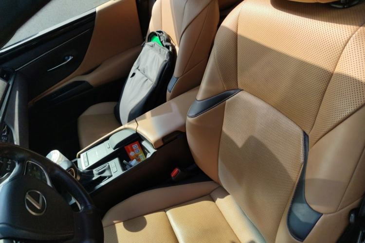 Used Lexus ES 2018 200 Excellence Edition China V Standard Left Front Seat