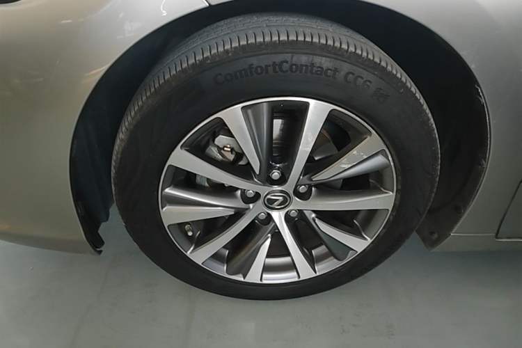 Used Lexus ES 2018 200 Luxury Edition China V Standard Left Front Wheel Hub