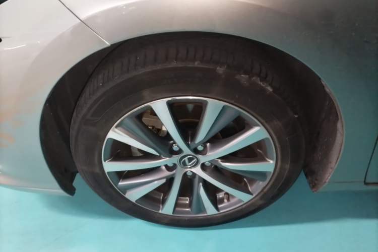 Used Lexus ES 2018 300h Premier Edition China V Standard Left Front Wheel Hub