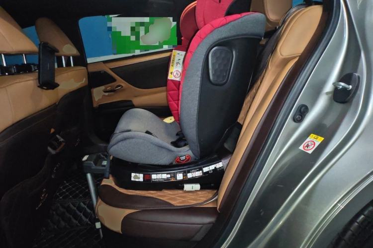 Used Lexus ES 2018 300h Executive Version China V Standard Left Rear Seat