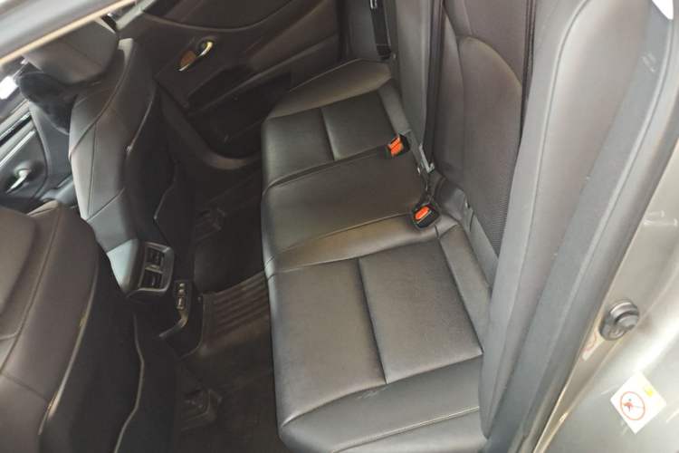 Used Lexus ES 2018 260 Excellence Edition China VI Standard Left Rear Seat