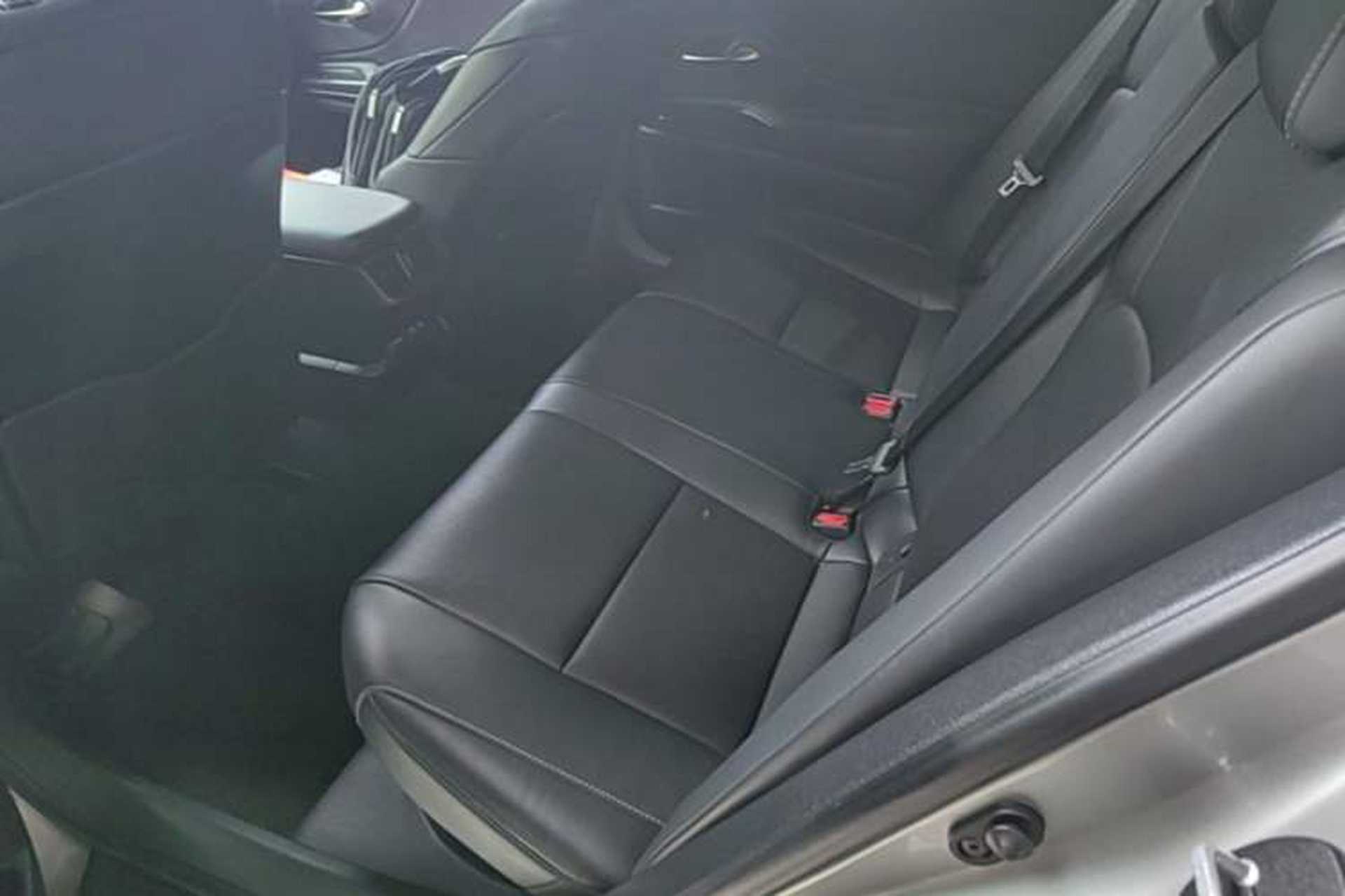 Used Lexus ES 2018 300h Premier Edition China VI Standard Left Rear Seat