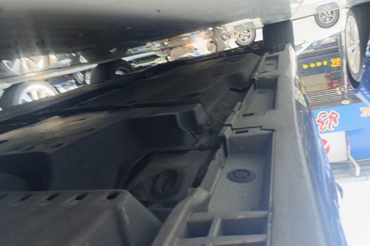 Used Lexus ES 2018 300h Premier Edition China VI Standard Left Side Sill
