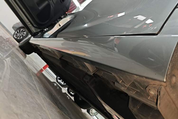 Used Lexus ES 2018 260 Excellence Edition China VI Standard Left Side Sill