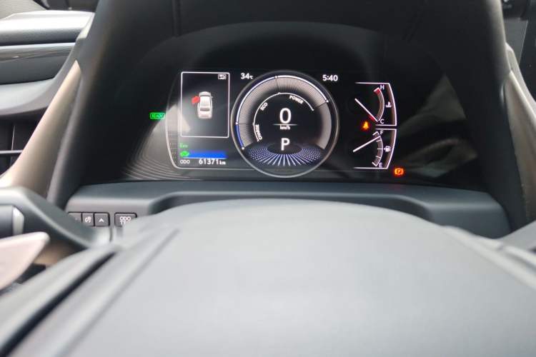 Used Lexus ES 2018 300h Premier Edition China V Standard Odometer Close Up