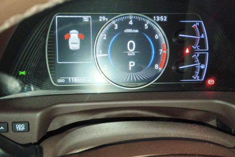 Used Lexus ES 2018 200 Excellence Edition China VI Standard Odometer Close Up